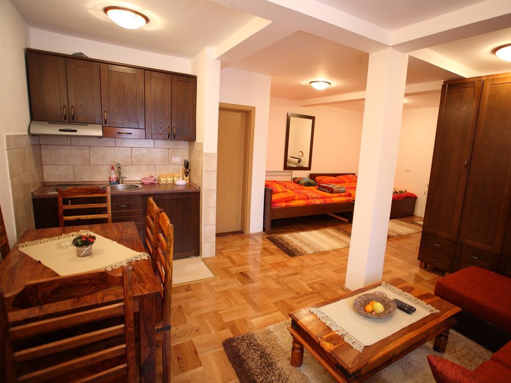 Family Apartments Žabljak Rum bild